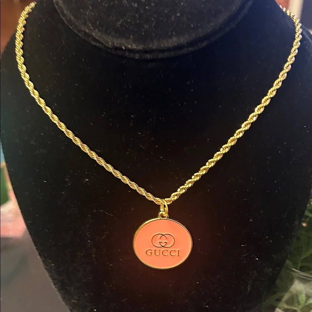 Gold Rope Chain Necklace with Peach Logo Disc Pendant - Picture 1 of 1